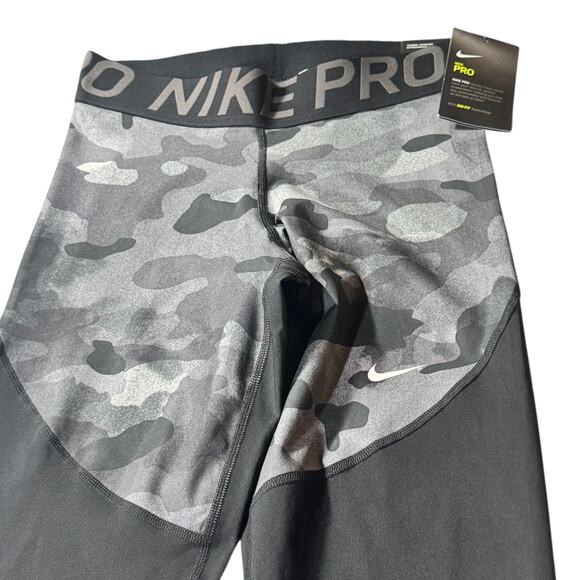 14.  NEW W/ Tag  Nike Women's Pro Icon Clash 7/8 Camo Leggings Size Medium - Picture 4 of 10